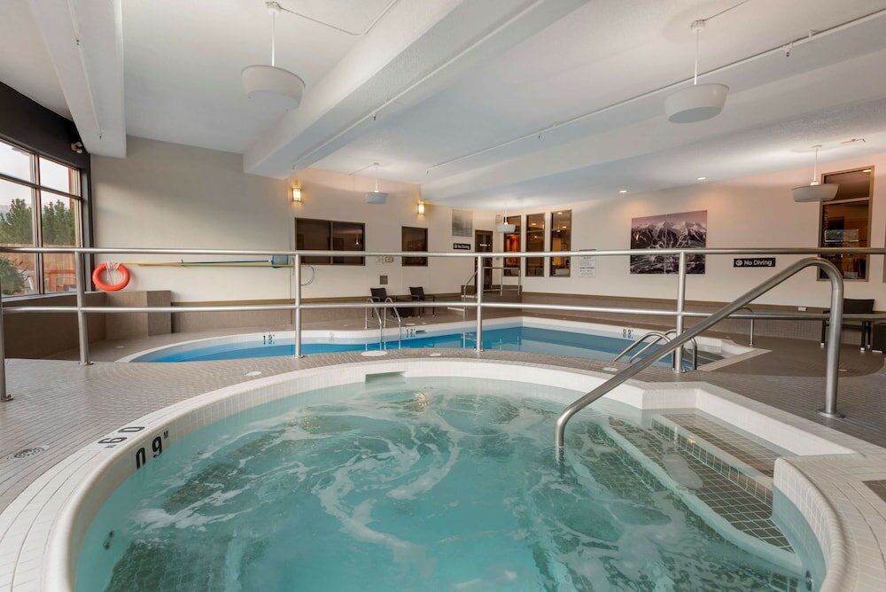 Фото Best Western Plus Fernie Mountain Lodge