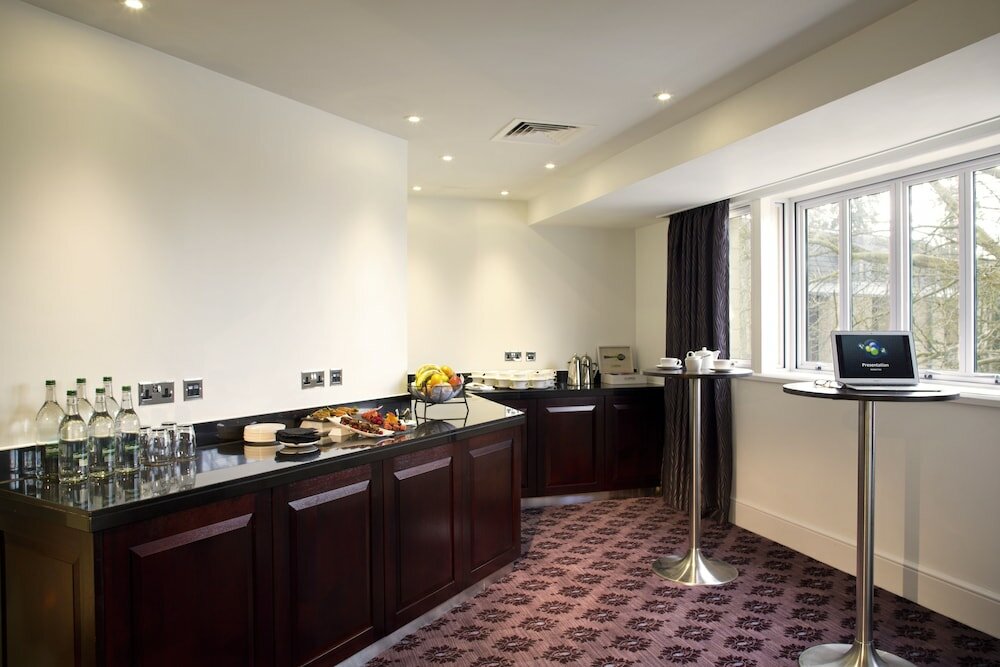 Фото Bailbrook House Hand Picked