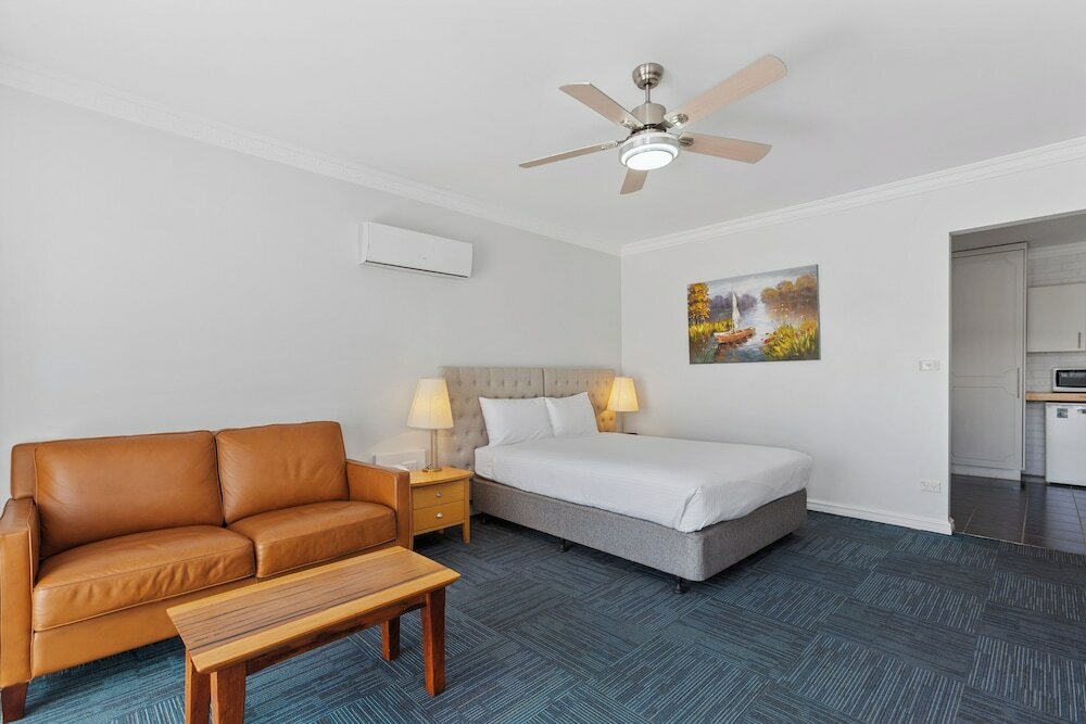 Фото Comfort Inn The International