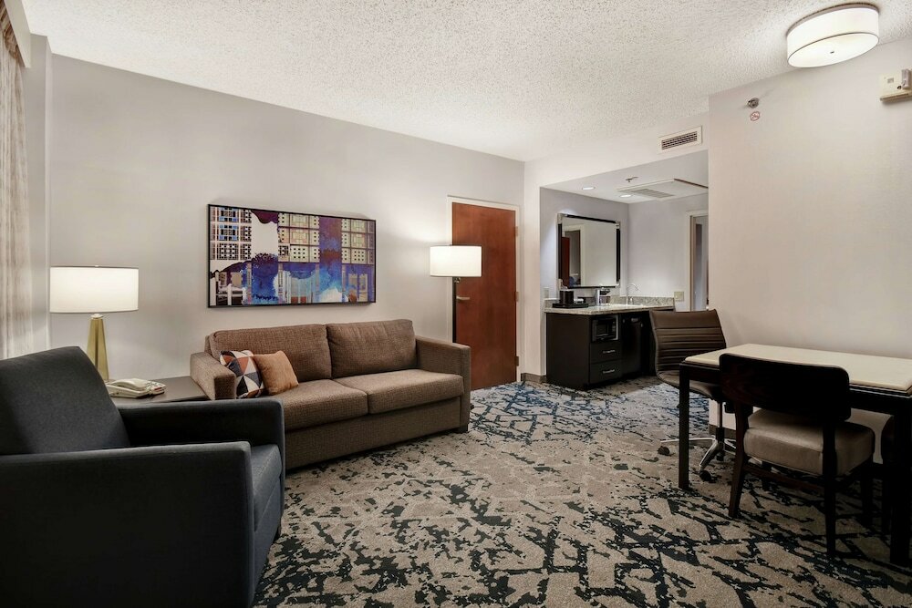 Фото Embassy Suites Charleston