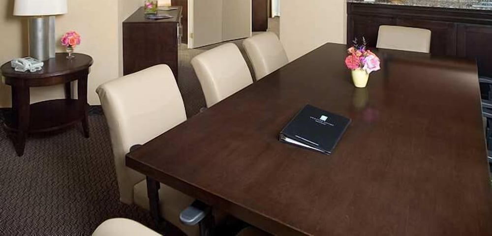 Фото Embassy Suites Hotel Birmingham