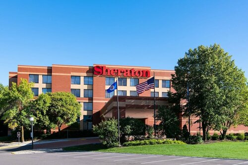 Гостиница Sheraton Minneapolis West Hotel в Миннетонке