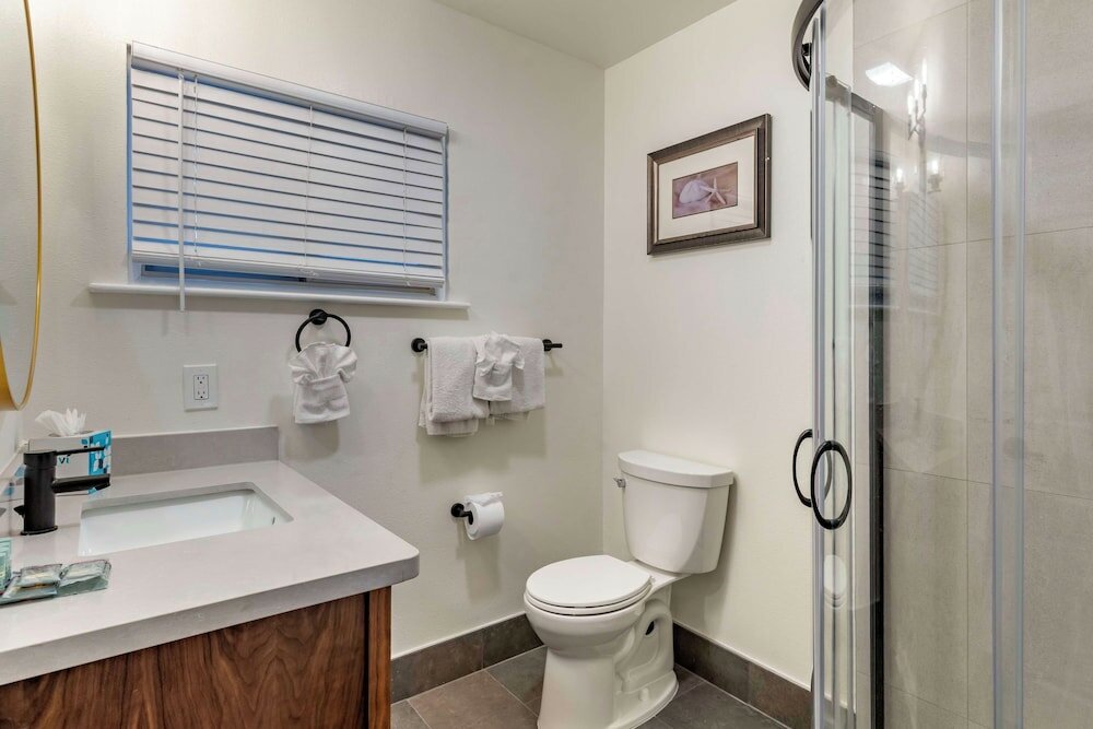 Фото Best Western Carmel's Town House Lodge