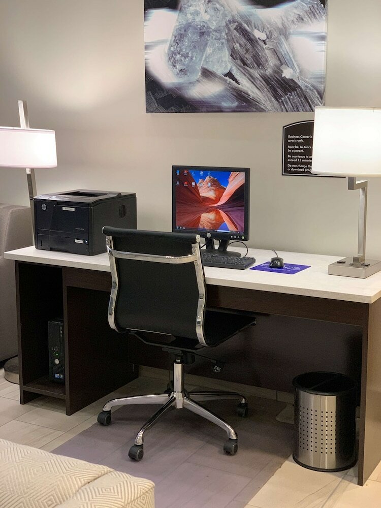 Фото Best Western Tallahassee-Downtown Inn & Suites