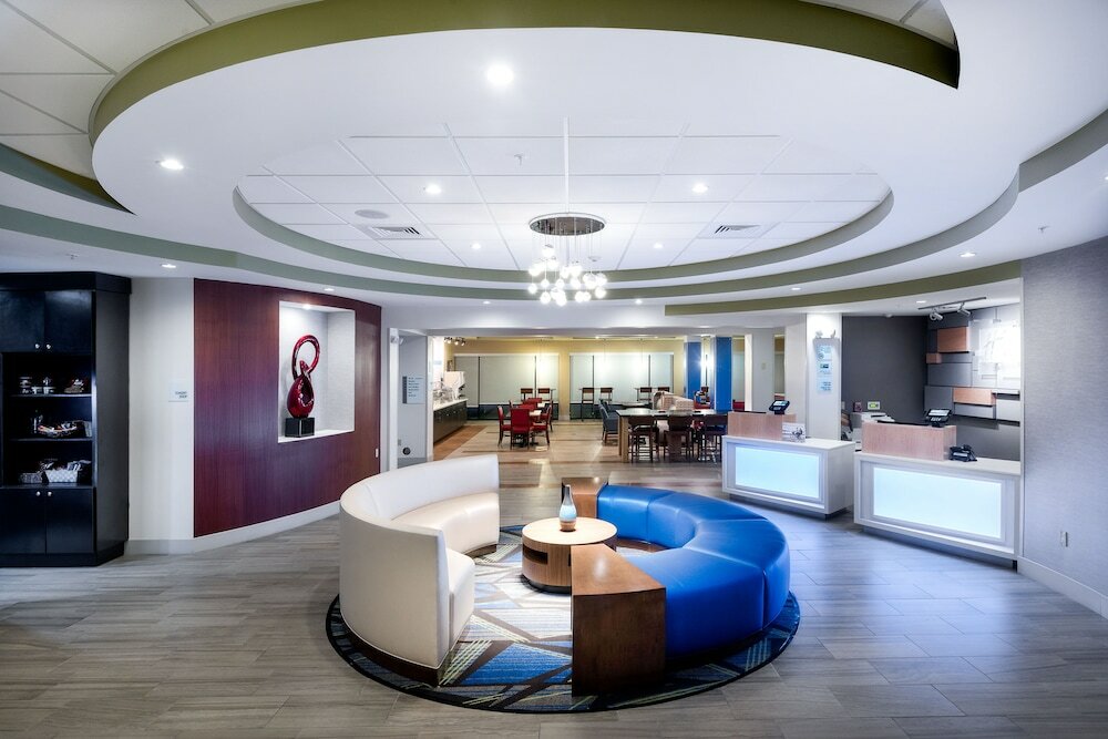 Фото Holiday Inn Express & Suites Lakeland South, an Ihg Hotel