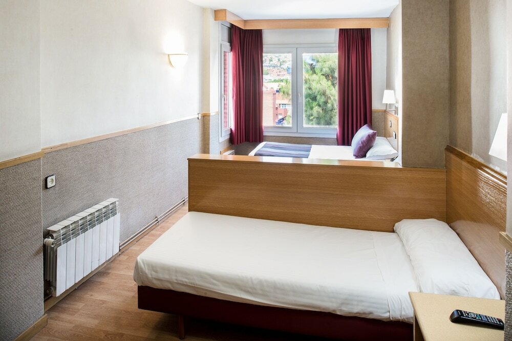 Фото Отель Catalonia Park Güell