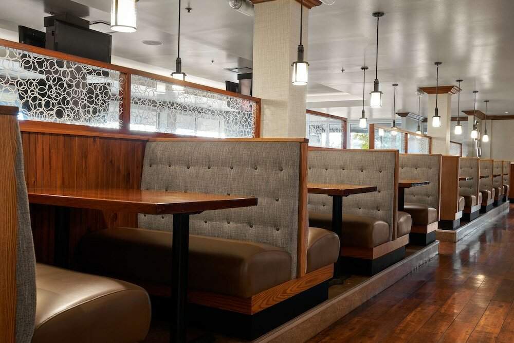 Фото DoubleTree by Hilton Hotel Dallas – Love Field