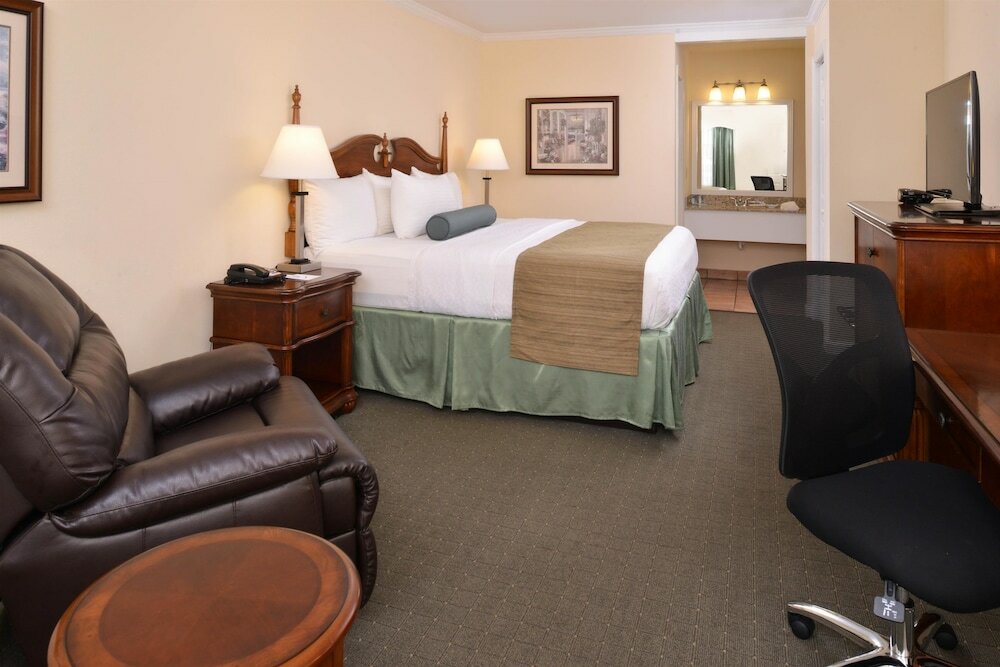 Фото Best Western Plus Santee Inn