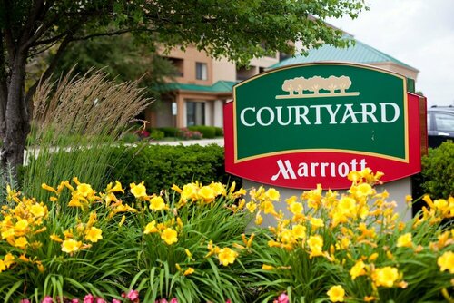 Гостиница Courtyard Chicago St. Charles в Сент-Чарльзе