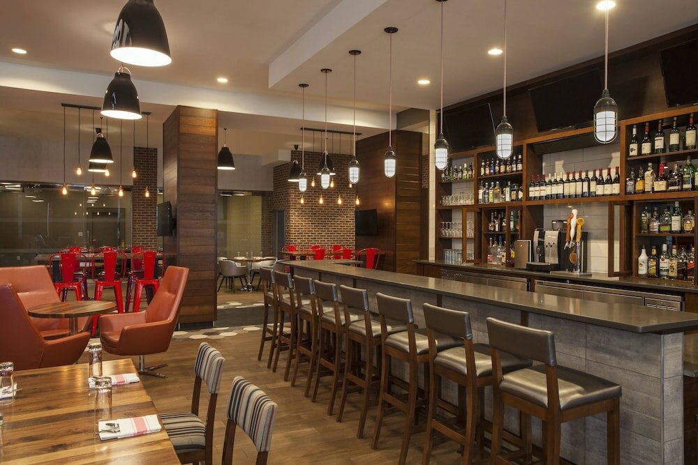 Фото Four Points by Sheraton Richmond