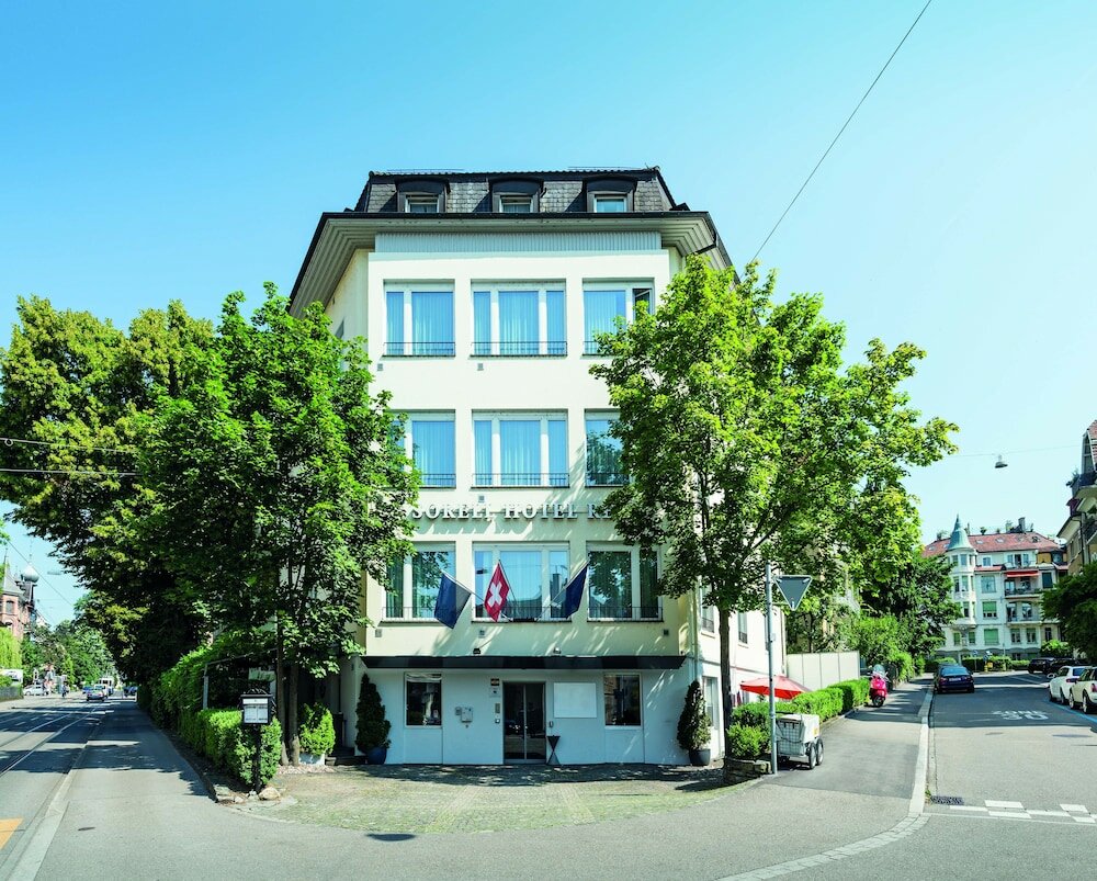 Фото отеля 1