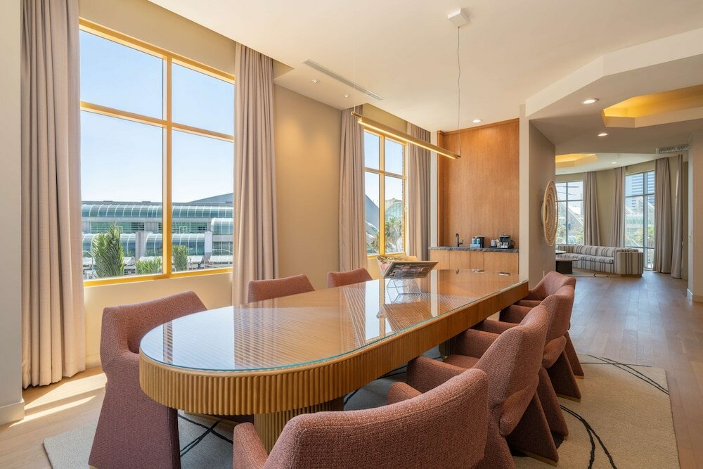 Фото Hilton San Diego Gaslamp Quarter