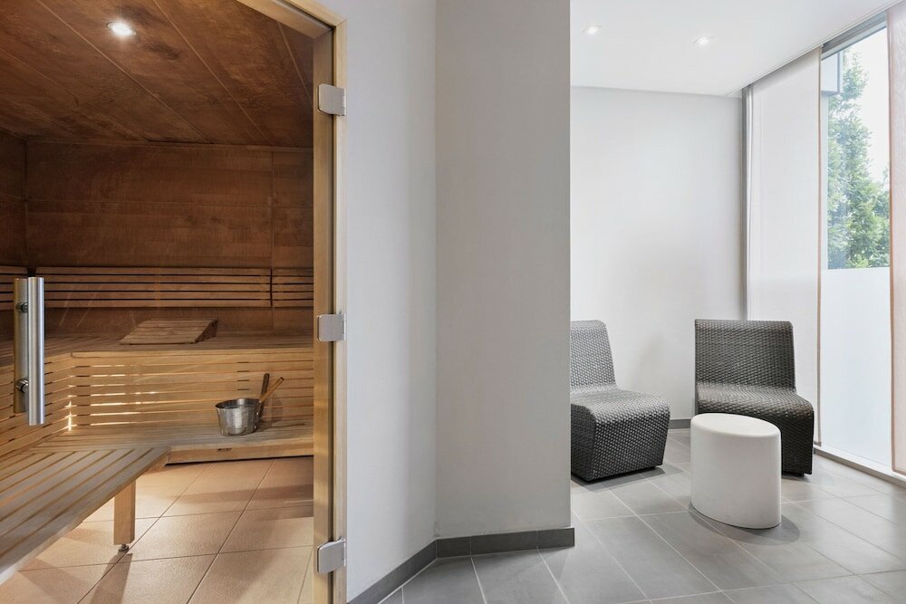 Фото Courtyard by Marriott Linz