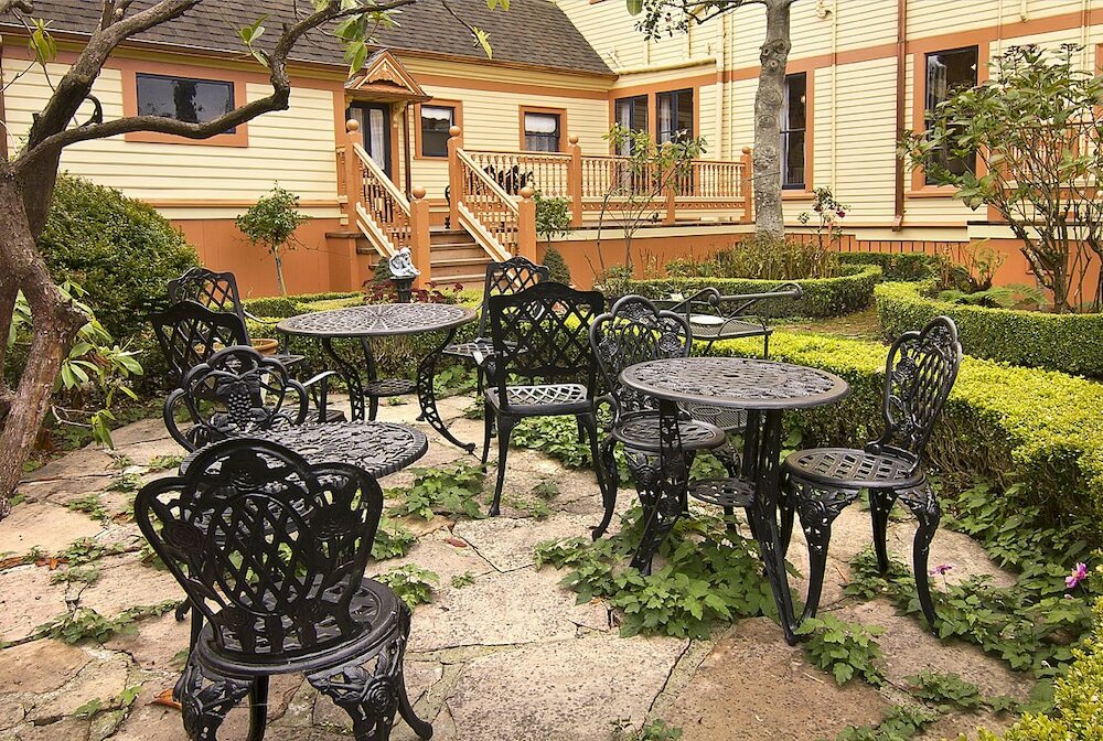 Фото Gingerbread Mansion Inn