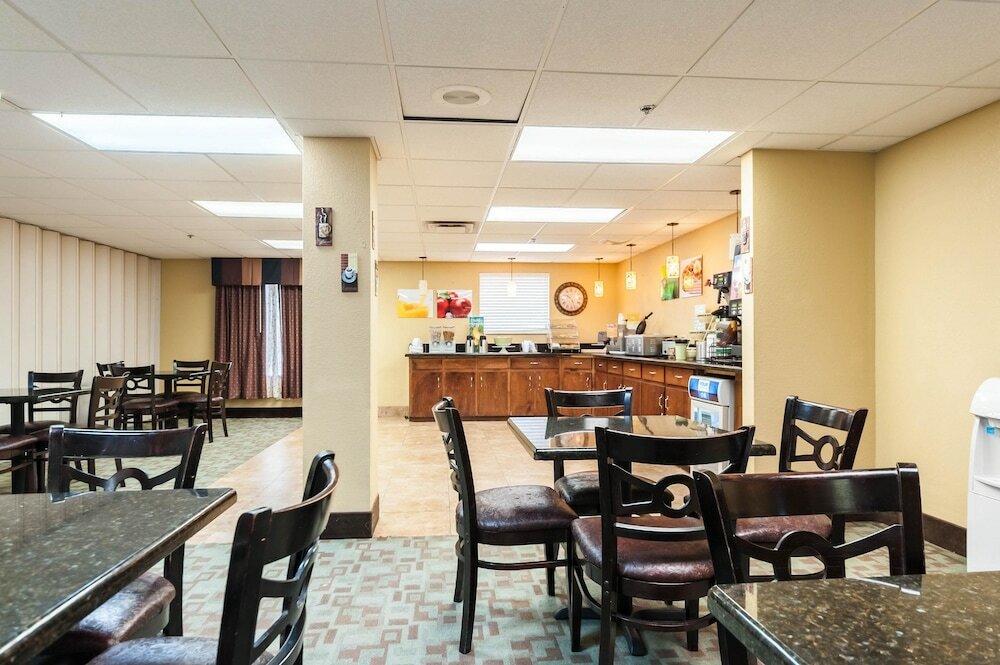 Фото Quality Inn & Suites Lafayette