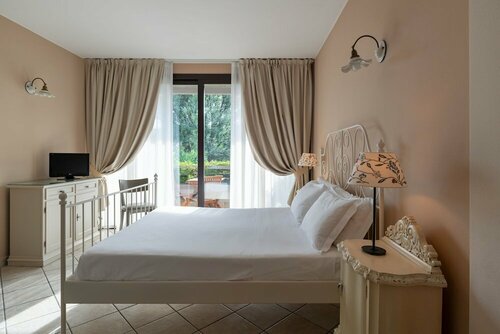 Внешний вид отеля Il Sogno Apartments в Дезенцано-дель-Гарде, фото 2