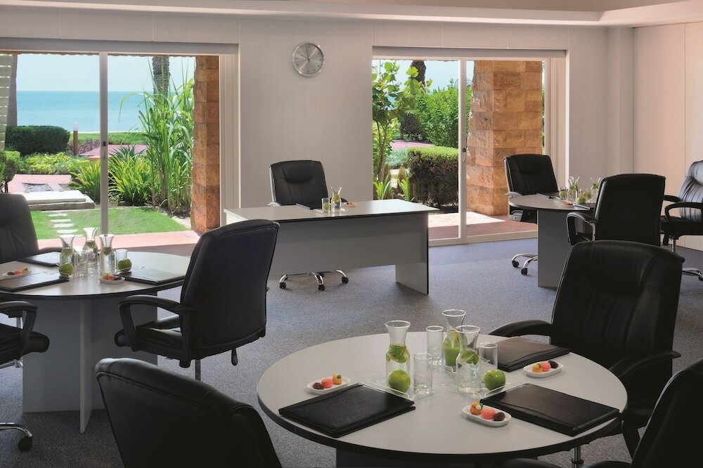 Фото Mövenpick Hotel & Resort Al Bida'a Kuwait