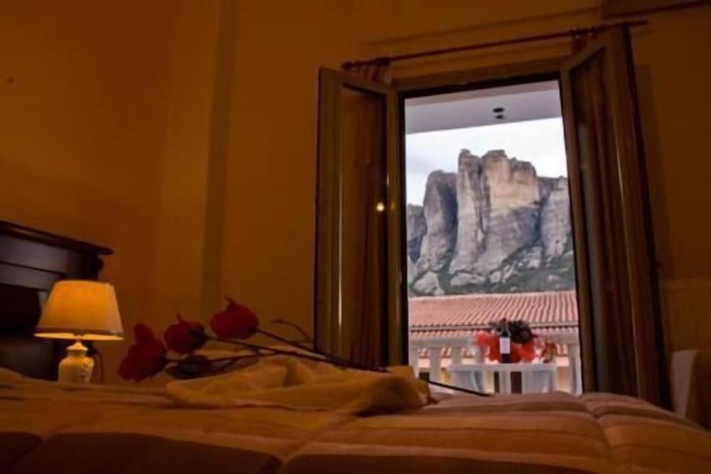 Фото Famissi Hotel