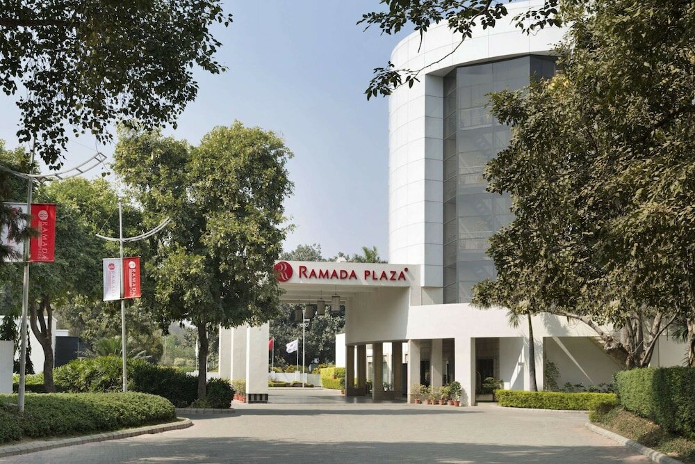 Фото Ramada Plaza by Wyndham Jhv Varanasi