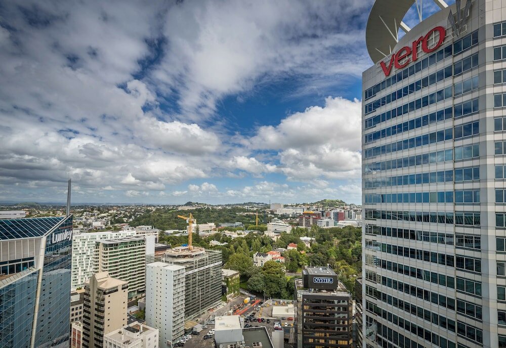 Фото Auckland Harbour Suites