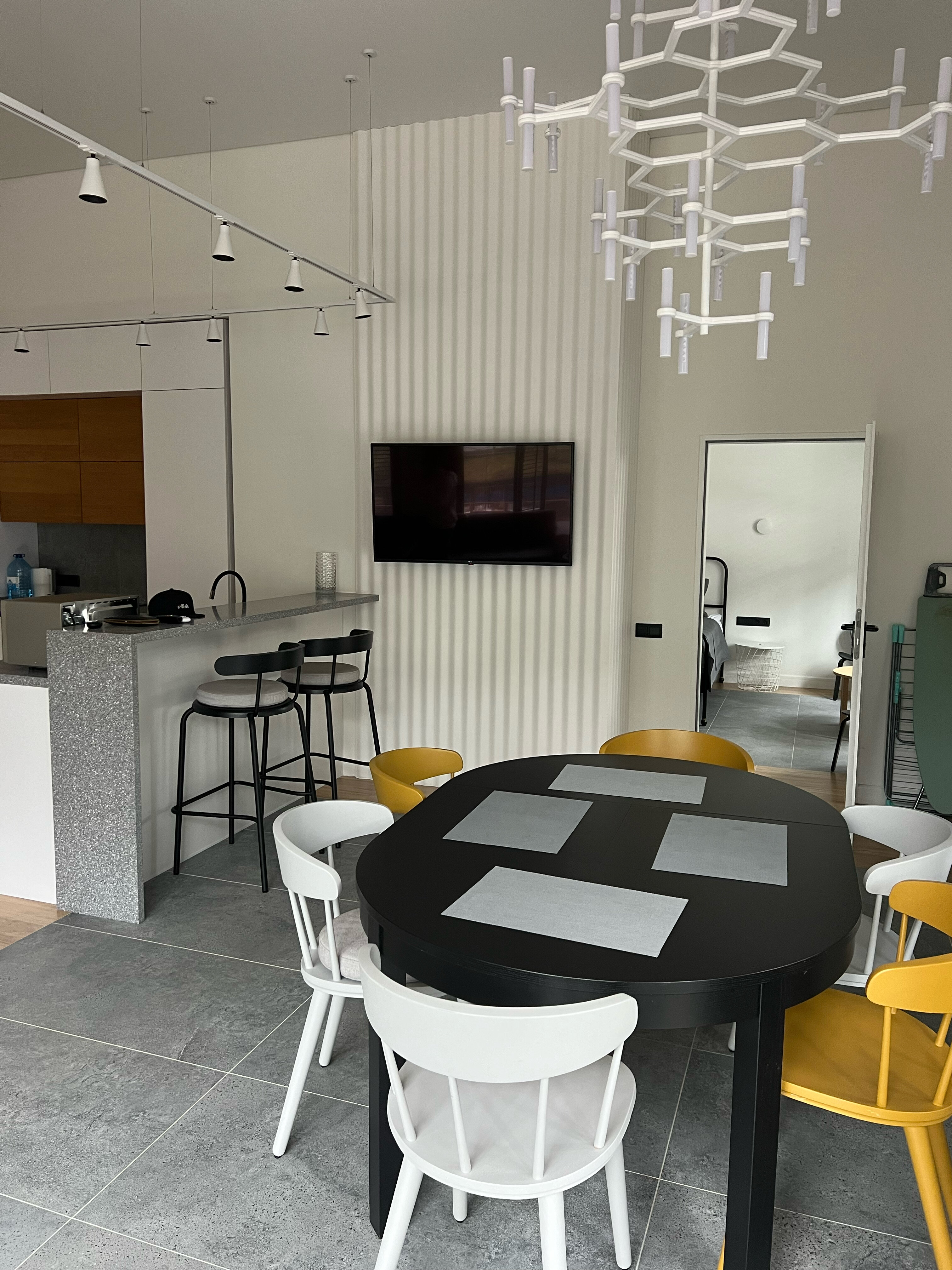 Фото Apartburo Апартаменты в бельэтаже у моря