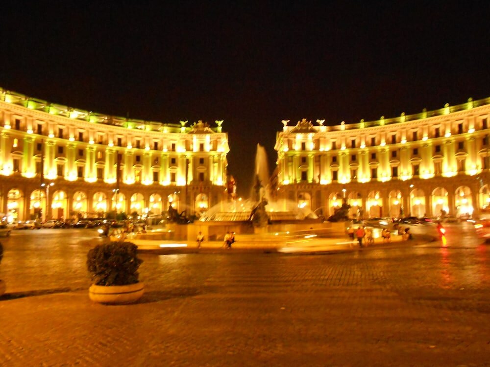 Фото отеля 1