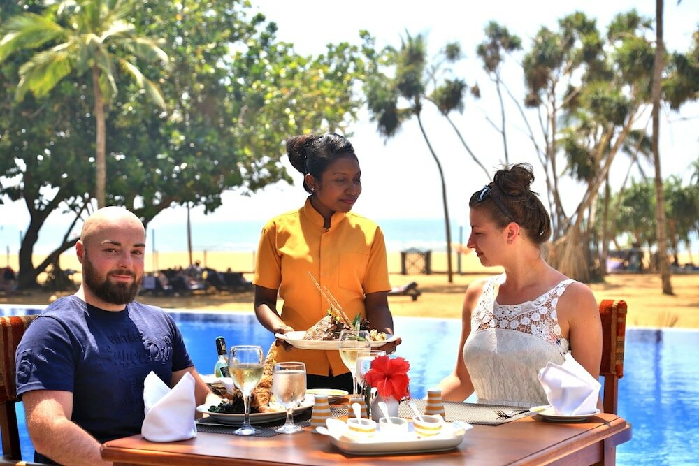 Фото Hibiscus Beach Hotel & Villas