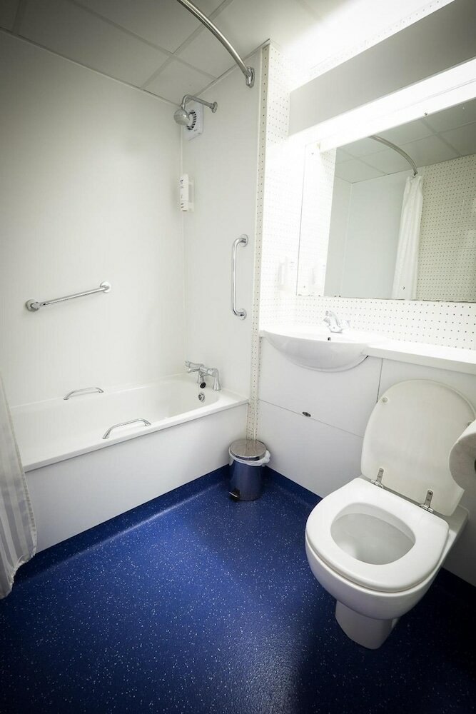 Фото Travelodge Dublin Phoenix Park Hotel