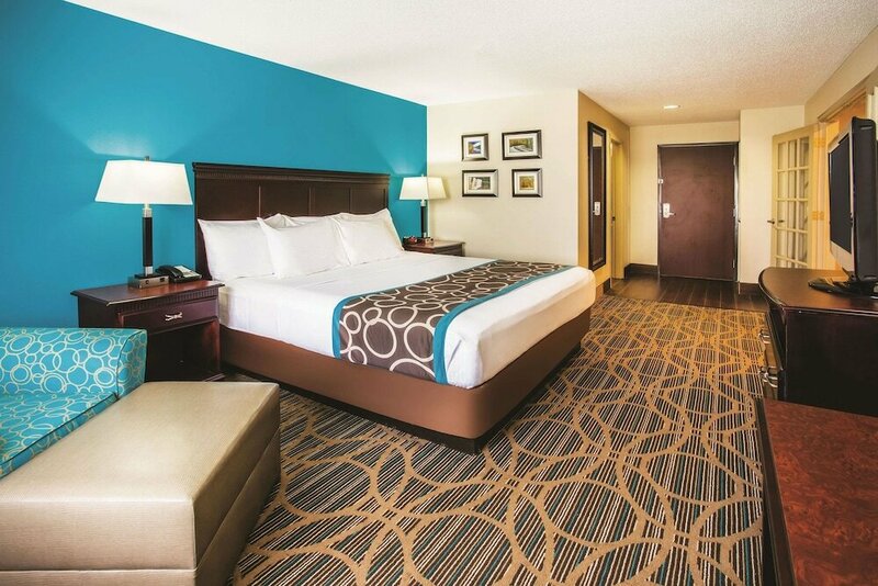 Гостиница La Quinta Inn & Suites by Wyndham Evansville