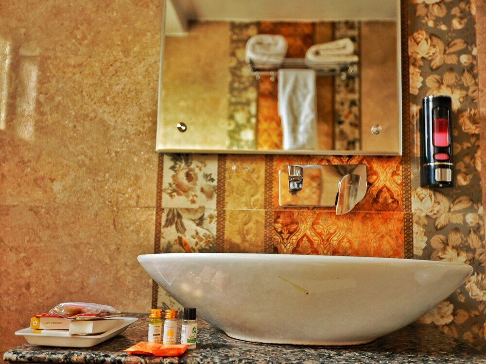 Фото Hotel The Montreal Near by Dal Lake