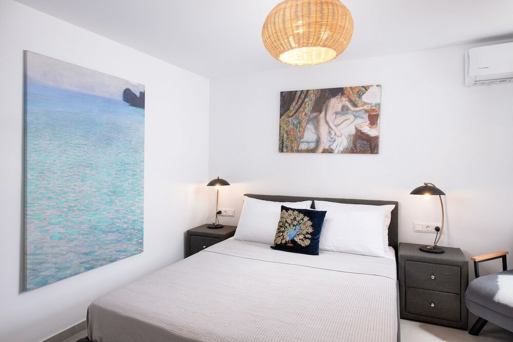 Фото Private Pool Holiday Home by Sunshine Place World