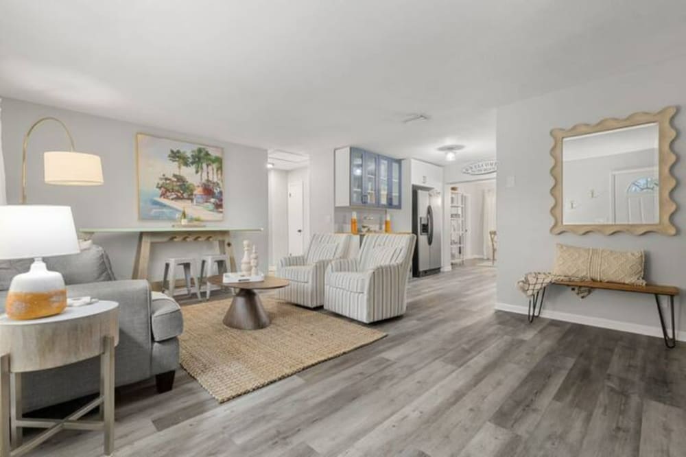 Фото 12th Ct Charming Oasis With New Pool