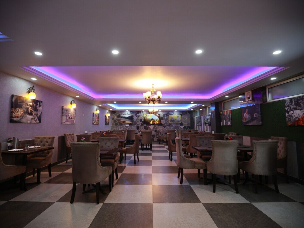 Фото Hotel The Montreal Near by Dal Lake