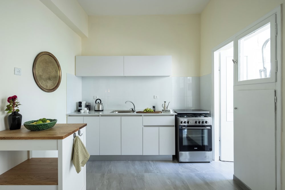 Фото Eclectic Rabin Square Apt by Sea N' Rent