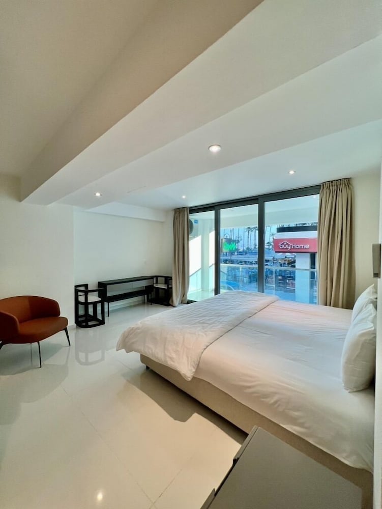 Фото Aphrodite Plaza