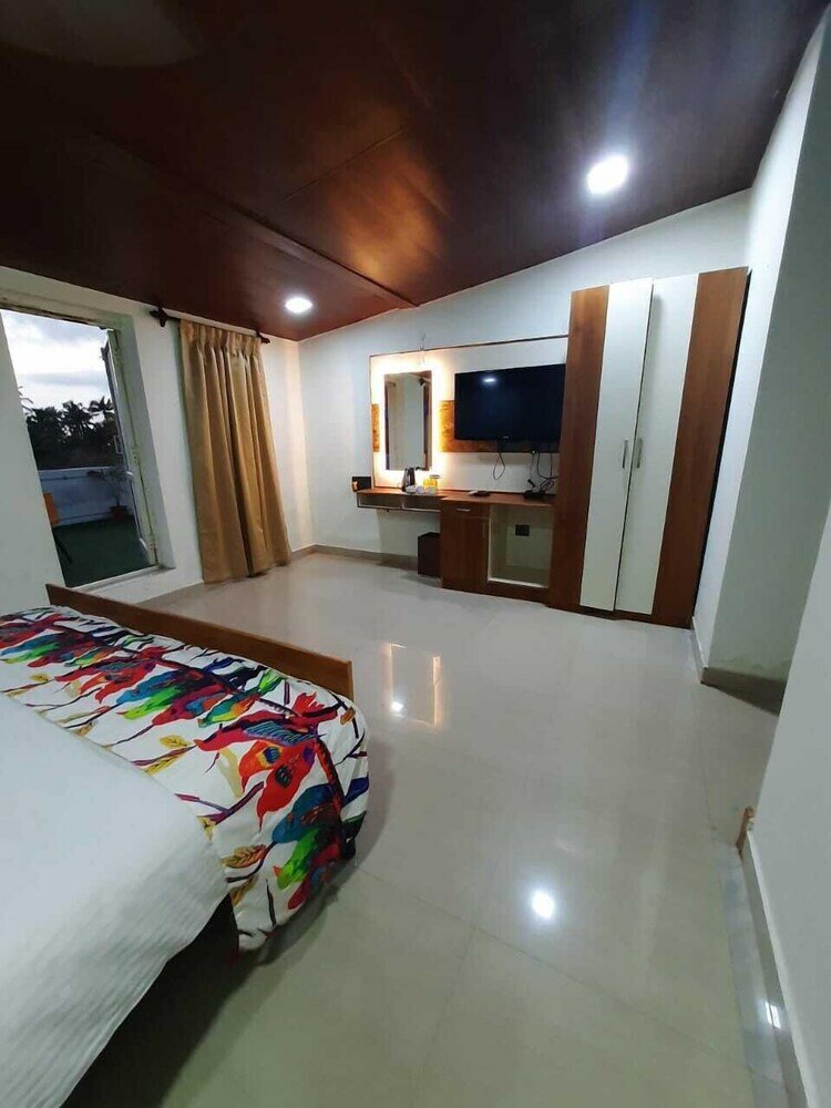 Фото Coral Beach Hotel Candolim