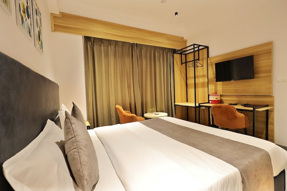 Фото Hotel Sparkle Inn