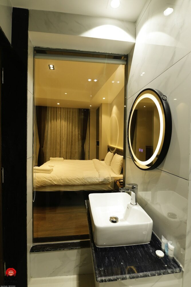 Фото Lakhey Hotel