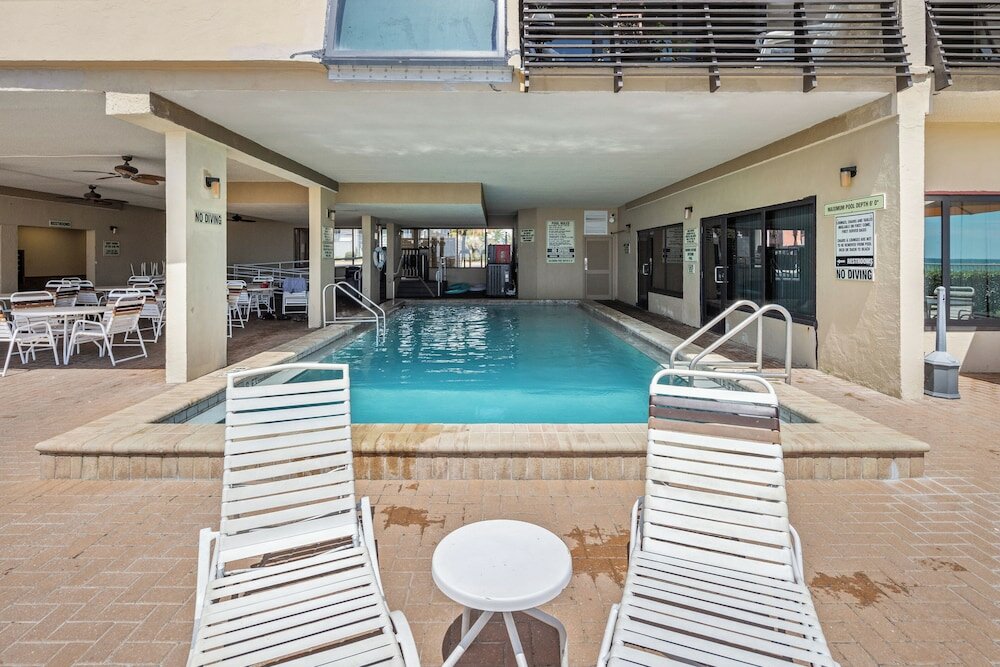 Фото Gulfgate B307 - Red Wave