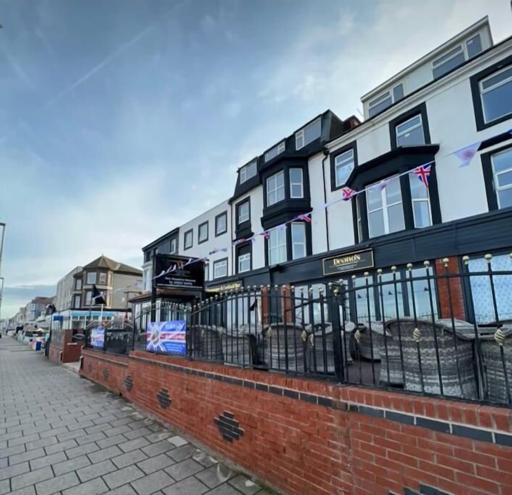 Фото отеля 1