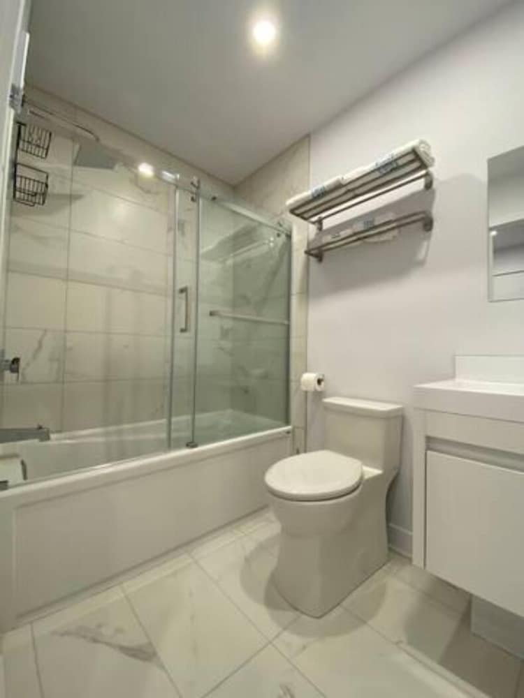 Фото 2001 AV. Beaconsfield