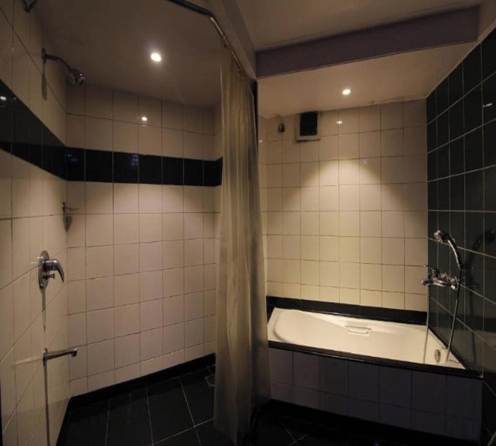 Фото Quaint Suites