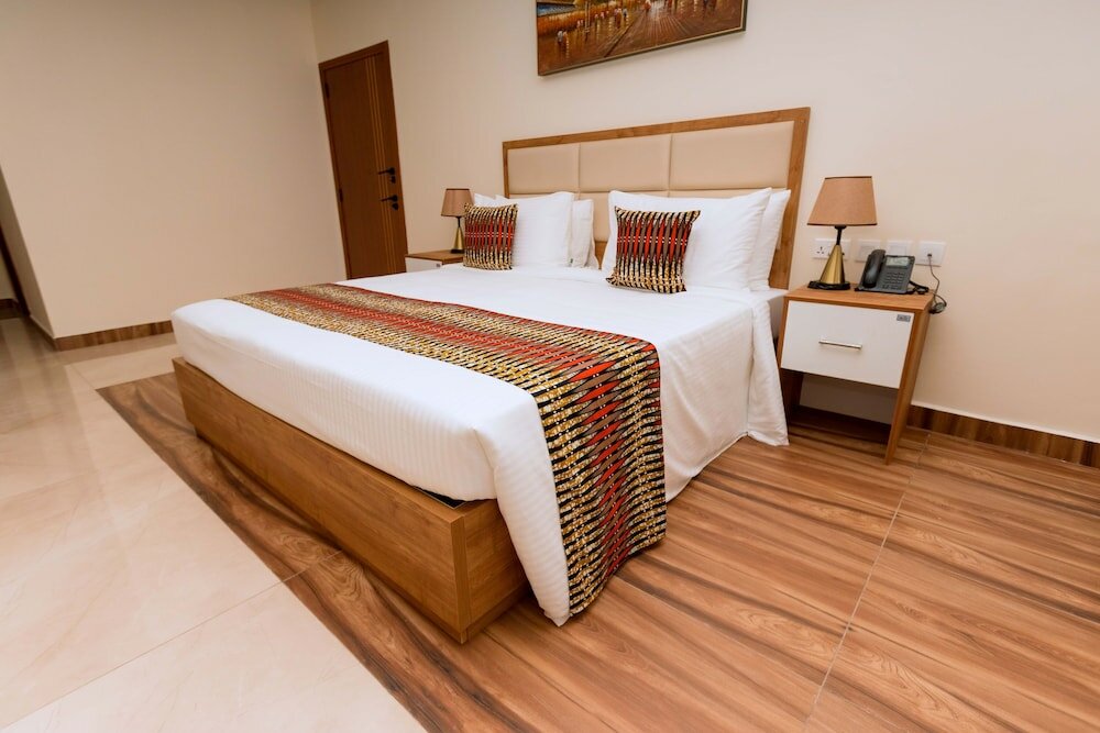 Фото The Hut Restaurant & Boutique hotel