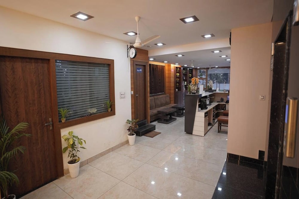 Фото Hotel The 7 Seas