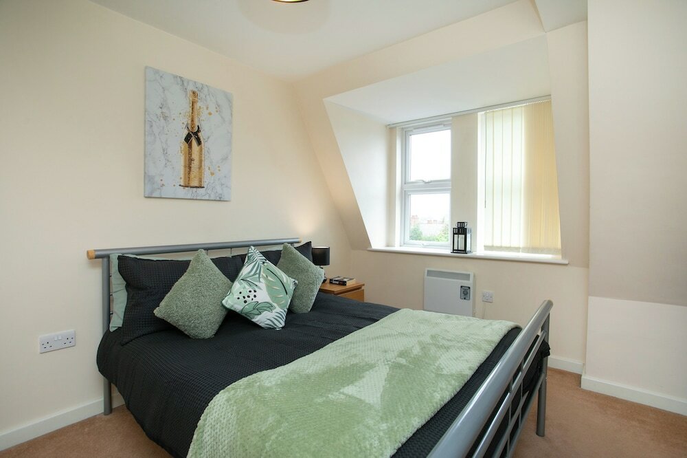 Фото 2 Bedroom Apartment in Heart of Notts
