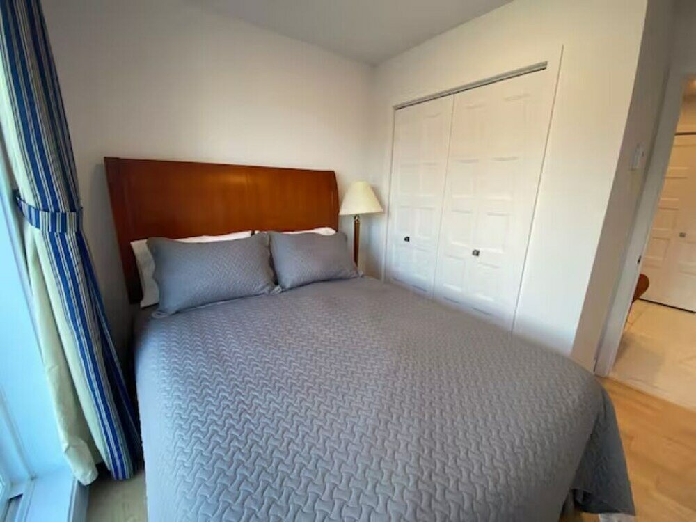 Фото 2001 AV. Beaconsfield