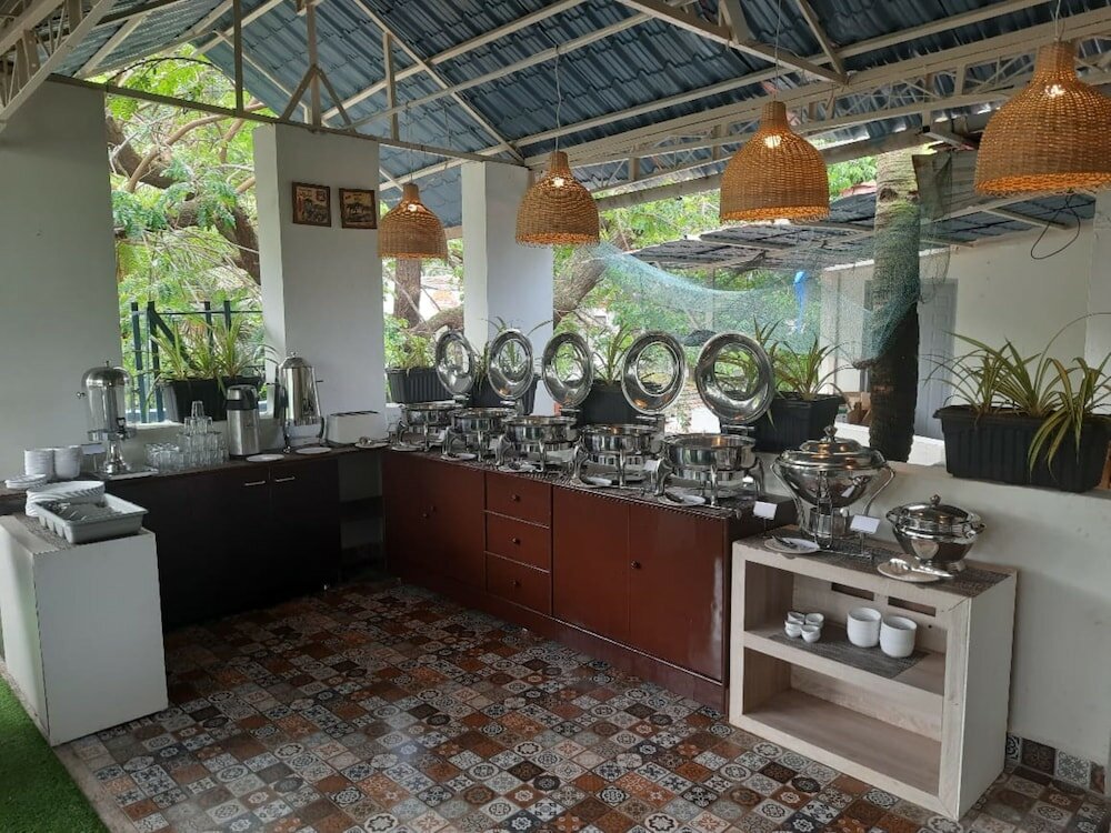 Фото Coral Beach Hotel Candolim