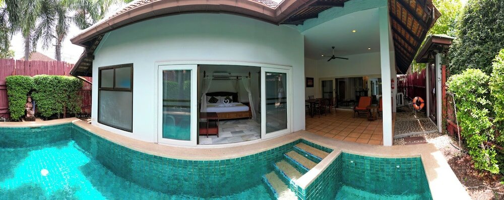 Фото Villa Raya Private Pool Villas Resort