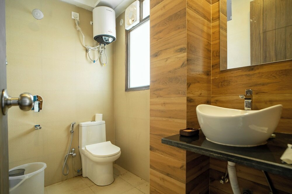 Фото FlxHo Uno - Golf Course Road