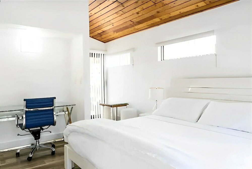 Фото Townhouse Coconut Grove - Miami